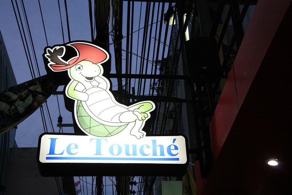 Le Touche Hotel Бангкок Екстер'єр фото