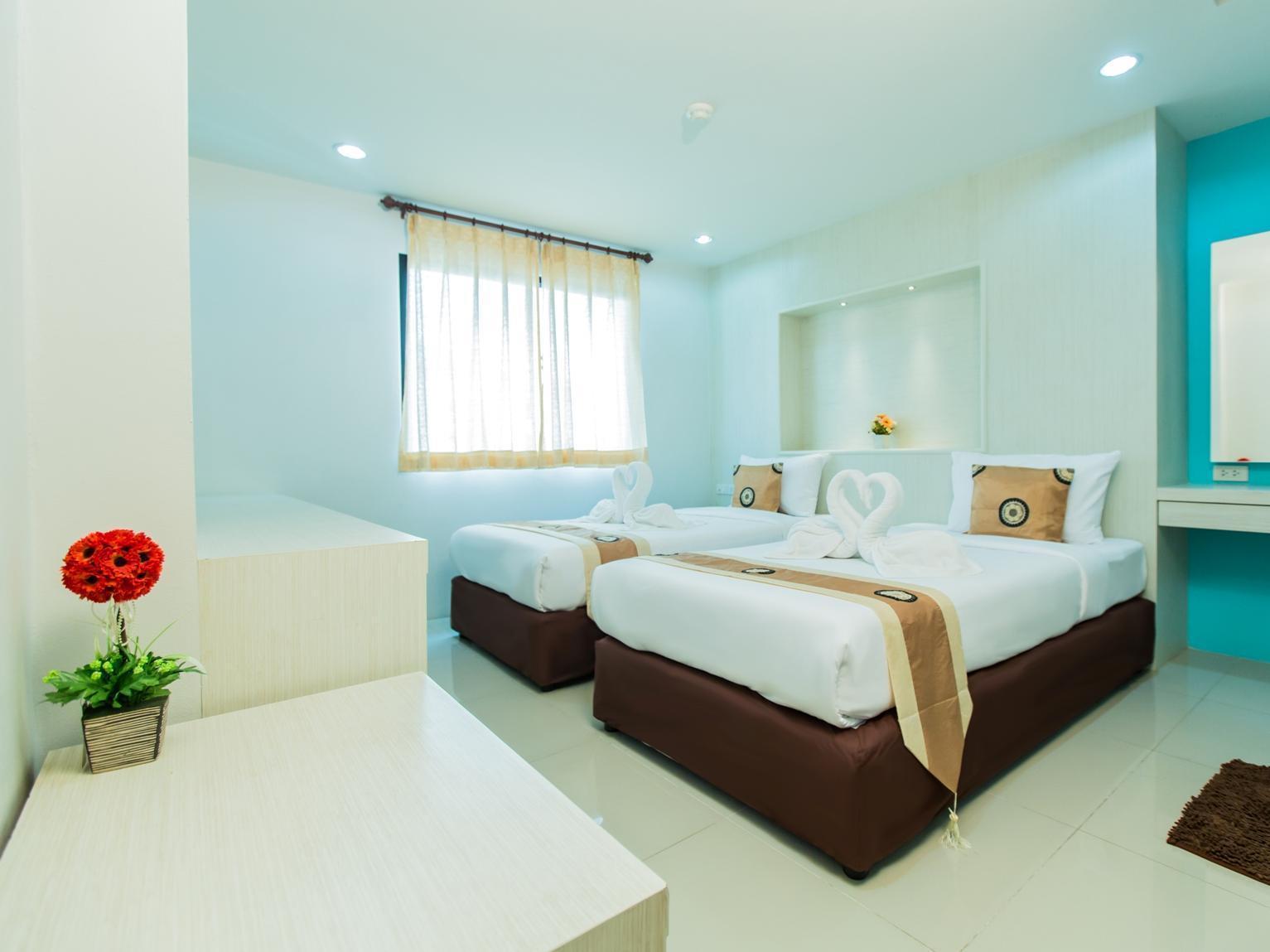 Le Touche Hotel Бангкок Екстер'єр фото