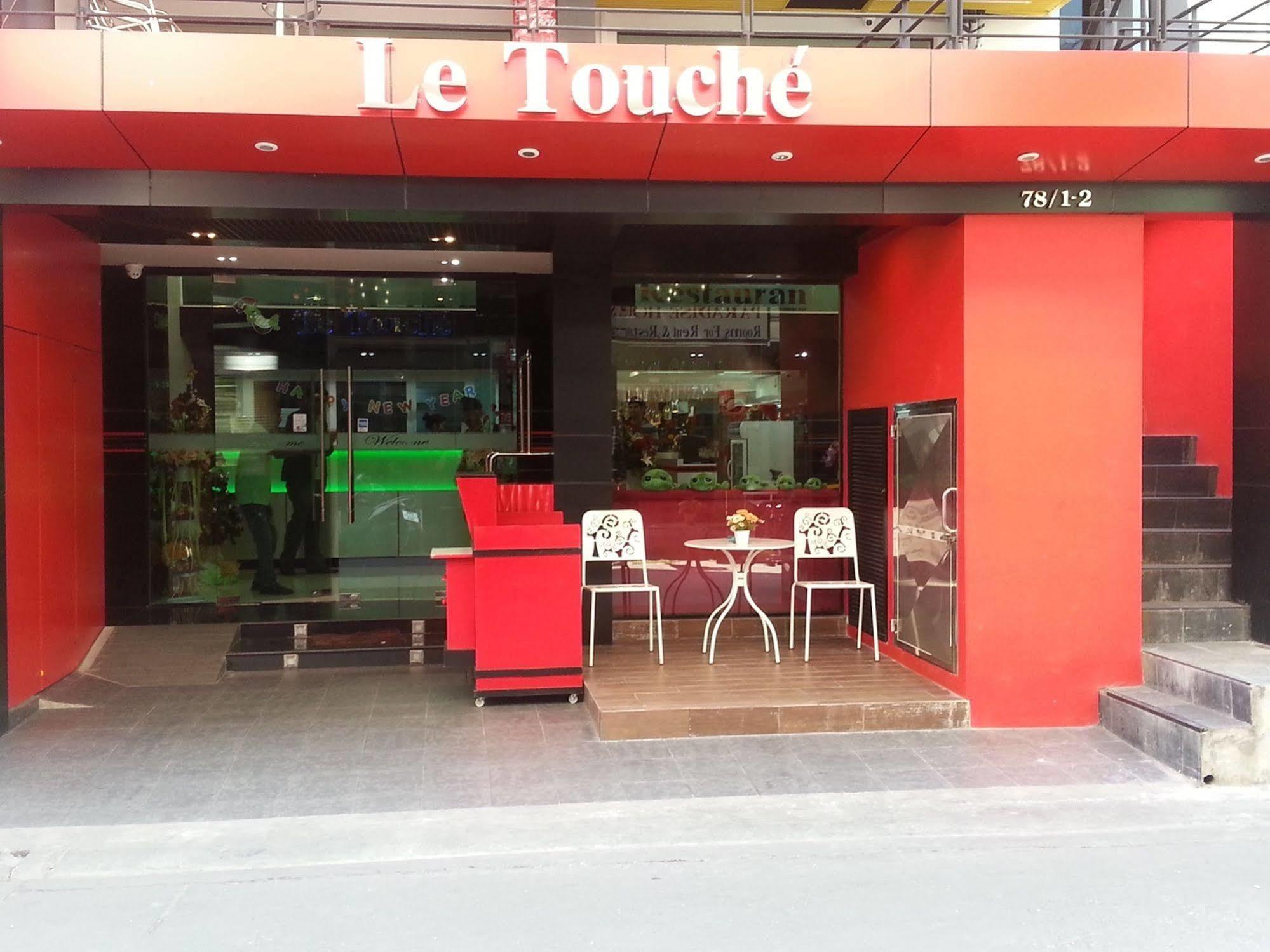 Le Touche Hotel Бангкок Екстер'єр фото